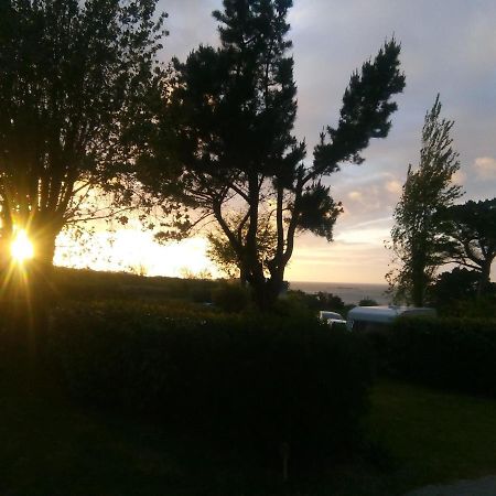 Les Hortensias Grande Tente Familiale Deux Chambres Et Sejour Vue Mer Sur Camping Nature Plestin-les-Grèves Exterior foto